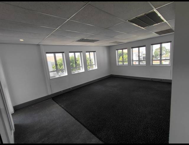 1,101M² OFFICE TO LET IN BRYANSTON